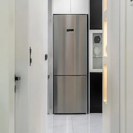 2br In The Heart Of Apartment