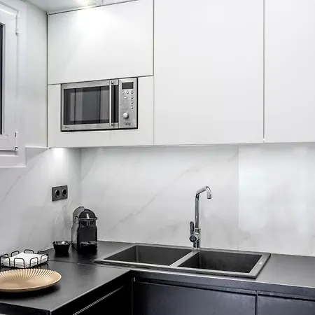 2br In The Heart Of *