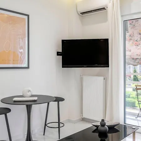 2br In The Heart Of Apartment